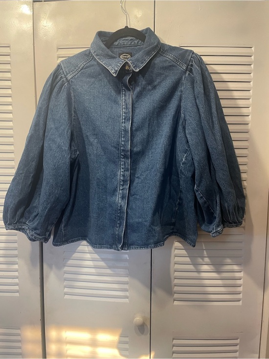 Scoop Tops - Scoop denim 3/4  puff sleeve shirt
Medium wash